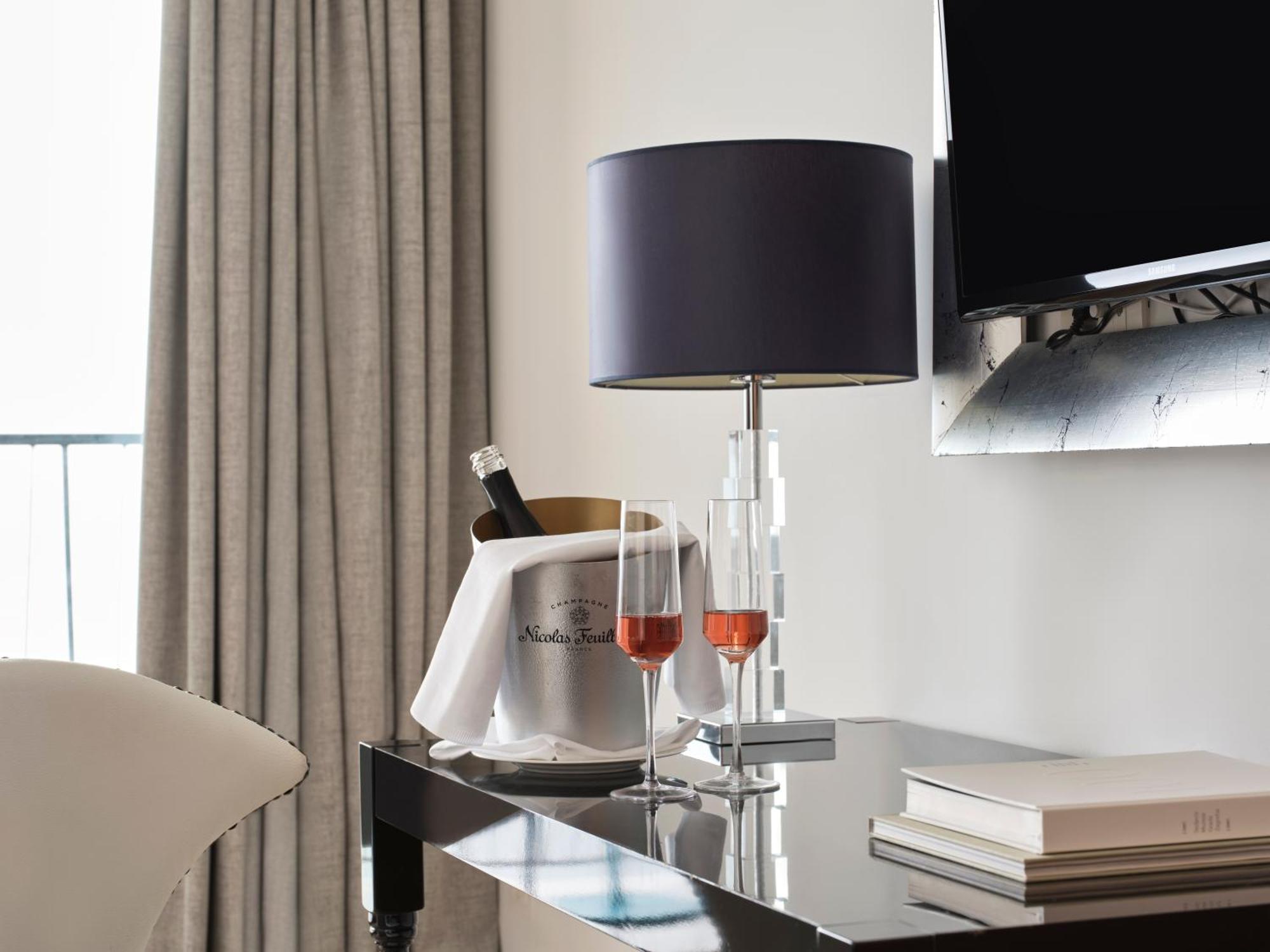 Deluxe Doppelzimmer mit Balkon und Meerblick